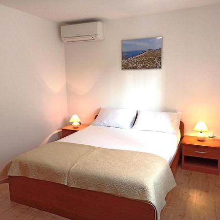 Seaside Apartments Laurus Murter Luaran gambar